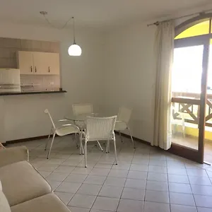 Em Residencial Riviera Apartamento